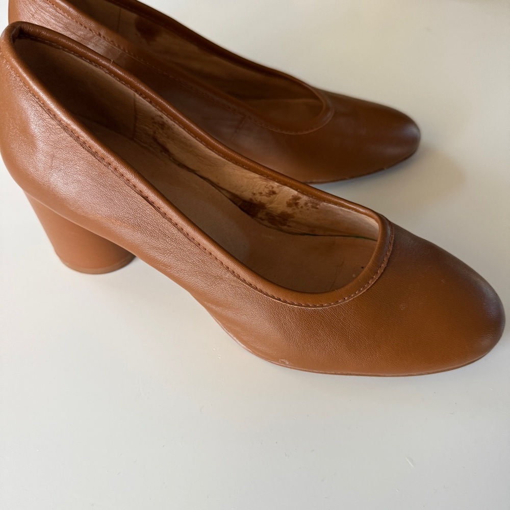 MADEWELL | The Reid Pump in English Saddle Leather - Picture 8 of 10